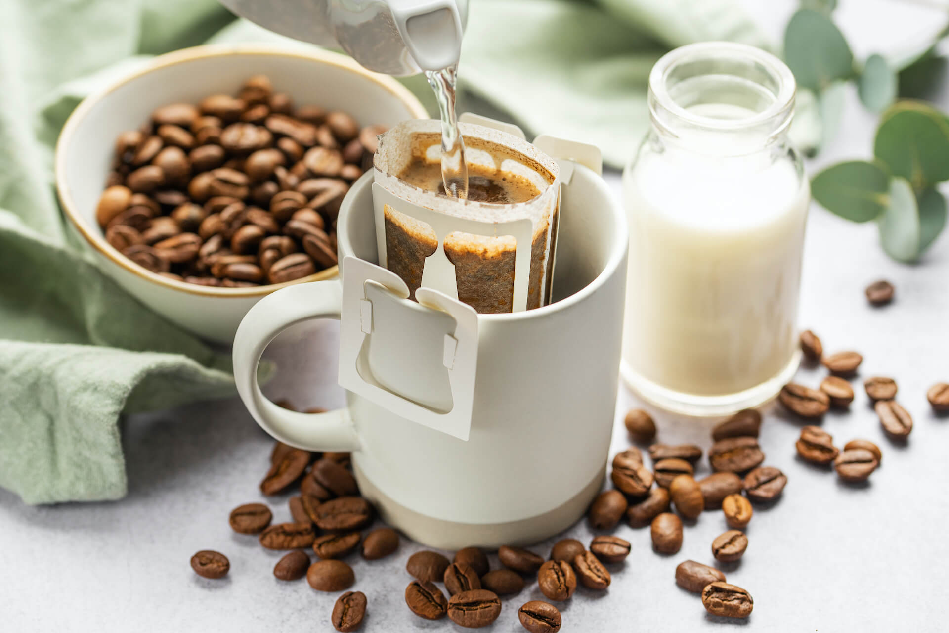 drip coffee bag with ground coffee in cup 2024 02 06 18 49 39 utc.jpg